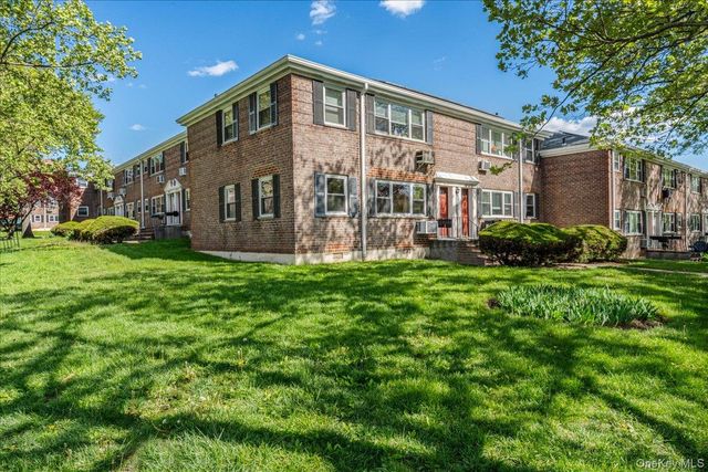 6701 152nd Street 220A, Flushing, NY 11367