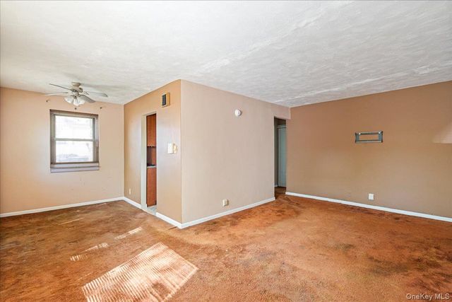 6701 152nd Street 220A, Flushing, NY 11367