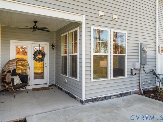 18536 Palisades Rdg, Moseley, VA 23120