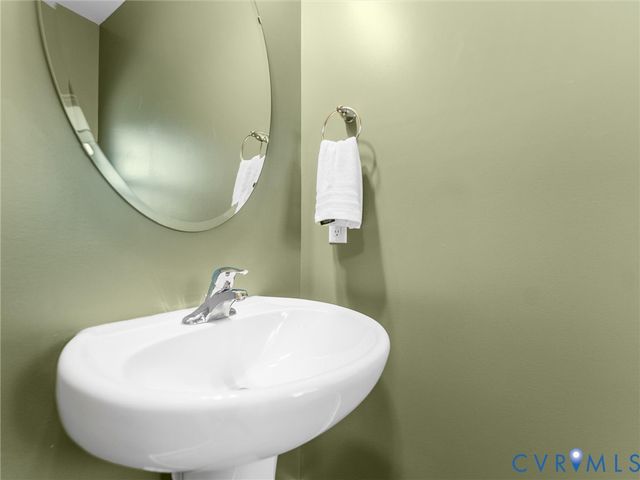 18536 Palisades Rdg, Moseley, VA 23120