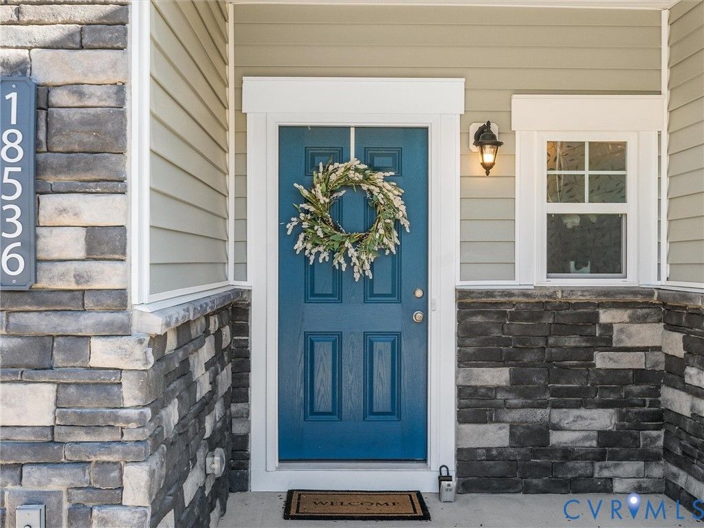 18536 Palisades Rdg, Moseley, VA 23120