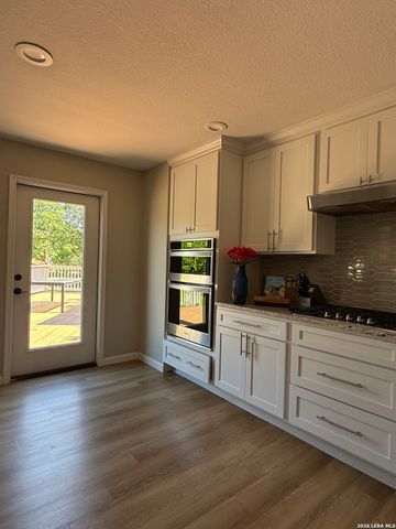 132 MERRY TRL, San Antonio, TX 78232