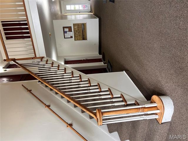 1677 Herault place #B Place B, St Louis, MO 63125