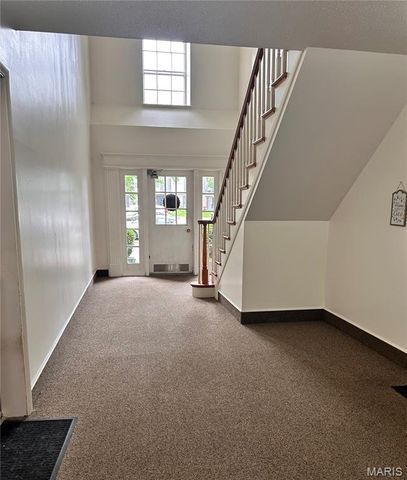 1677 Herault place #B Place B, St Louis, MO 63125