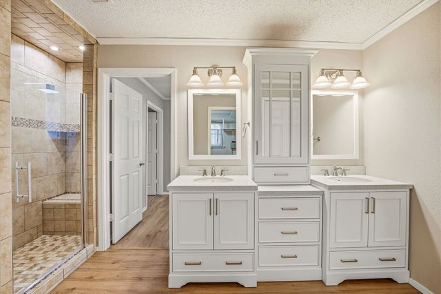 102 Shady Oak Drive, Weatherford, TX 76087