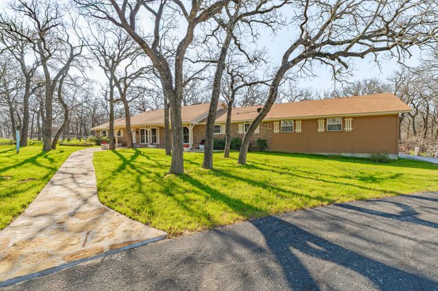 102 Shady Oak Drive, Weatherford, TX 76087