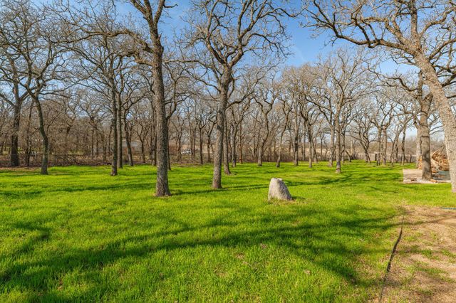 102 Shady Oak Drive, Weatherford, TX 76087