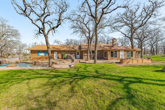 102 Shady Oak Drive, Weatherford, TX 76087