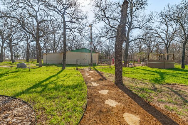 102 Shady Oak Drive, Weatherford, TX 76087