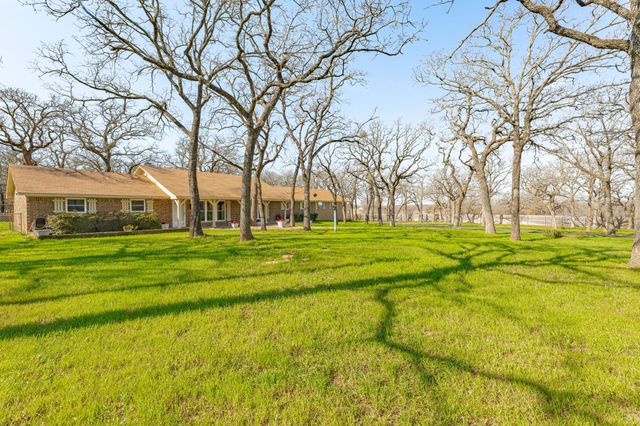 102 Shady Oak Drive, Weatherford, TX 76087