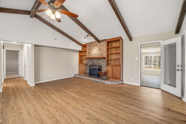 102 Shady Oak Drive, Weatherford, TX 76087