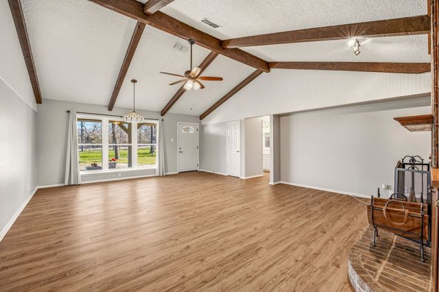 102 Shady Oak Drive, Weatherford, TX 76087