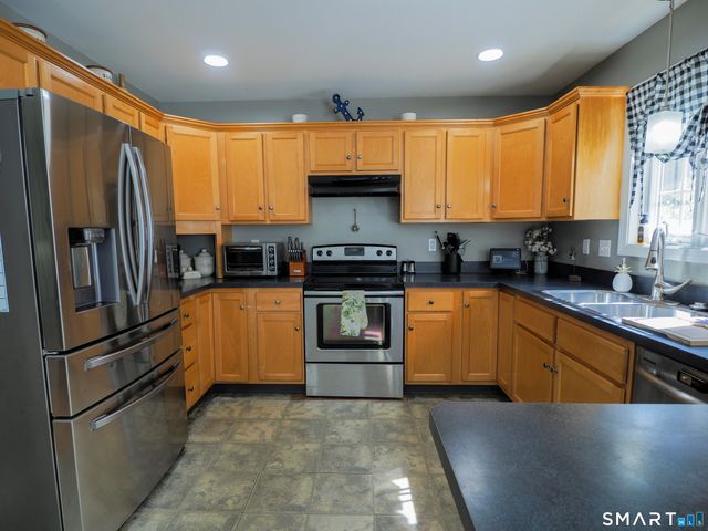 67 Claire Hill Road, Burlington, CT 06013