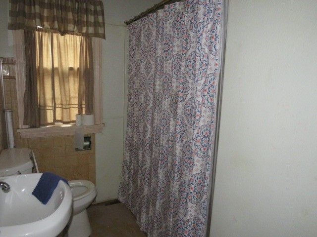 2145 Village Dr, Wilkinsburg, PA 15221