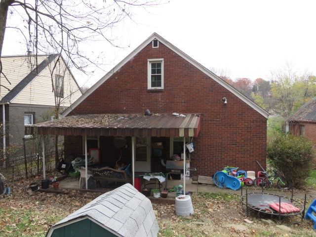 2145 Village Dr, Wilkinsburg, PA 15221
