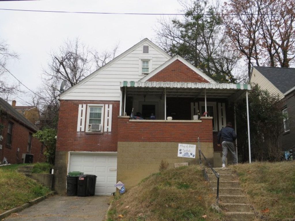 2145 Village Dr, Wilkinsburg, PA 15221