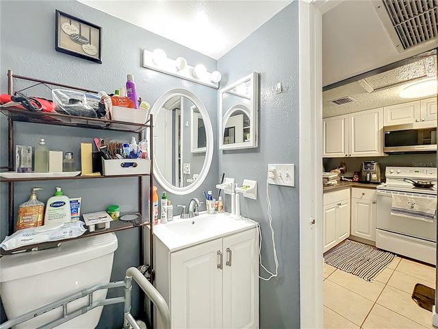 582 ORANGE DRIVE 100, Altamonte Springs, FL 32701