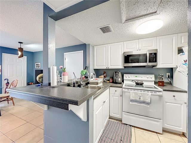 582 ORANGE DRIVE 100, Altamonte Springs, FL 32701