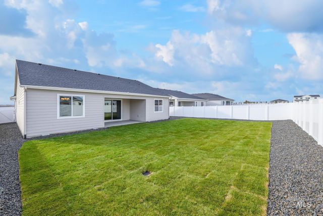 869 W Bay St, Middleton, ID 83644