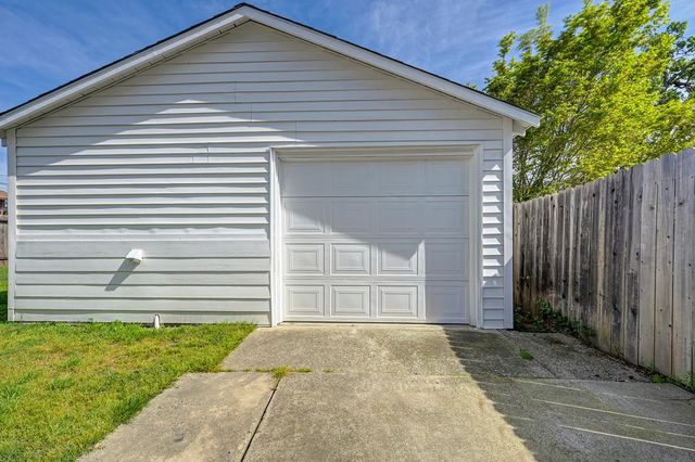 125 willow, Roseville, CA 95678