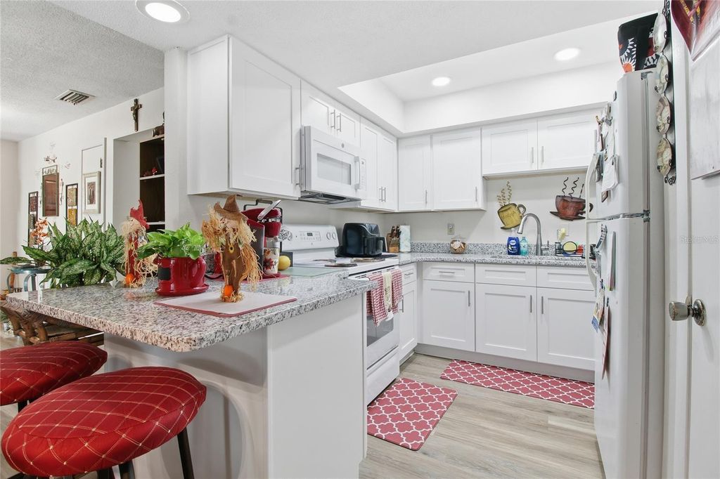 Image 12 of property listing at 4602 SANDY LANE, Lakeland, FL 33813