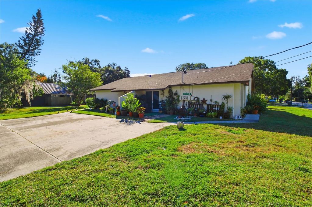 Image 3 of property listing at 4602 SANDY LANE, Lakeland, FL 33813