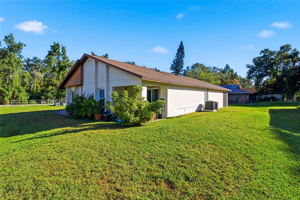 Image 26 of property listing at 4602 SANDY LANE, Lakeland, FL 33813