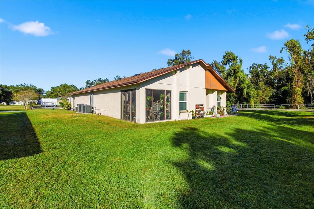 Image 27 of property listing at 4602 SANDY LANE, Lakeland, FL 33813