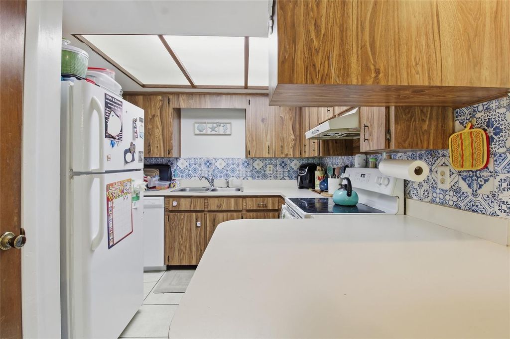 Image 34 of property listing at 4602 SANDY LANE, Lakeland, FL 33813