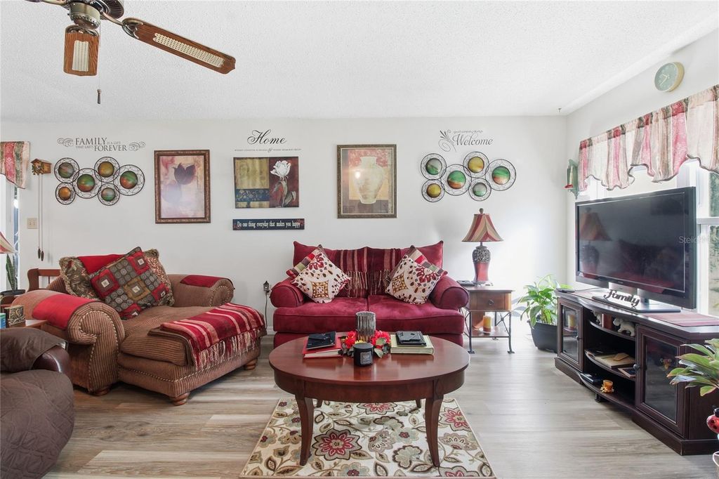 Image 7 of property listing at 4602 SANDY LANE, Lakeland, FL 33813