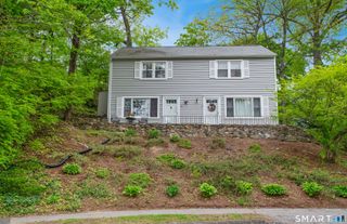 32 East Hills Drive 32, New Canaan, CT 06840