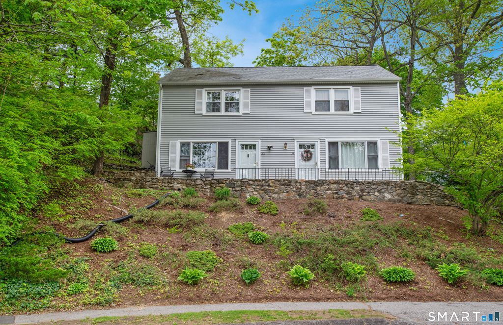 32 East Hills Drive 32, New Canaan, CT 06840