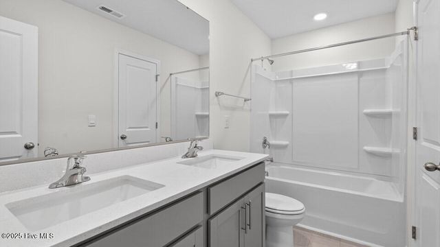 1052 Misty Creek Drive, Aberdeen, NC 28315