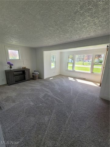 2311 Stillwagon Road SE, Warren, OH 44484