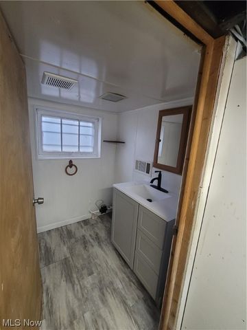 2311 Stillwagon Road SE, Warren, OH 44484