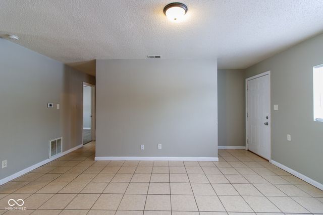 6213 Commodore Drive, Indianapolis, IN 46219