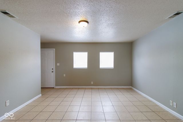 6213 Commodore Drive, Indianapolis, IN 46219