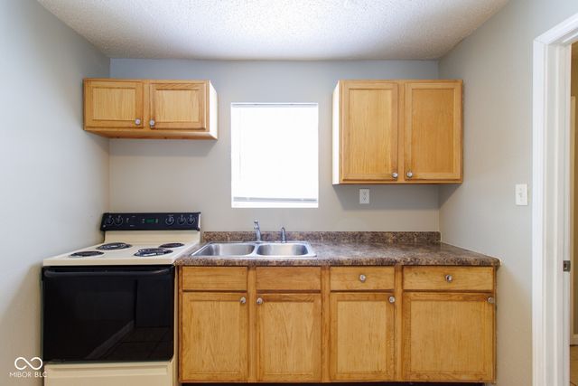 6213 Commodore Drive, Indianapolis, IN 46219