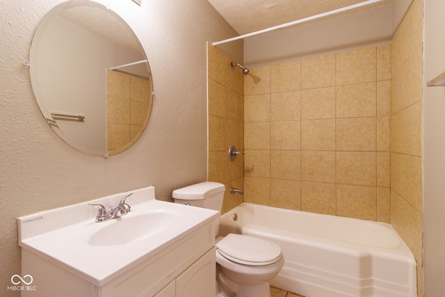 6213 Commodore Drive, Indianapolis, IN 46219