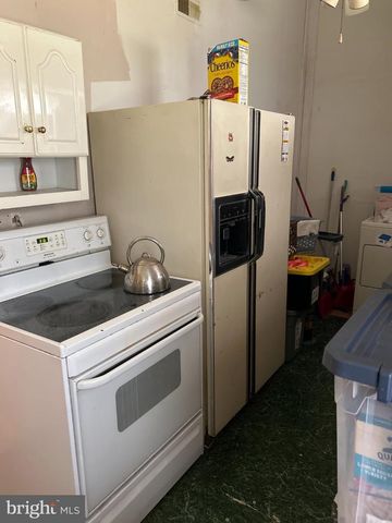 212 LAKEVIEW AVE, Edgewater, MD 21037
