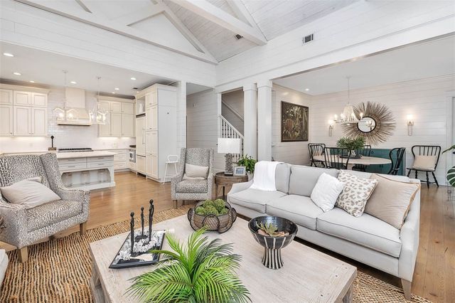 1030 Village Oaks Lane, St Simons Island, GA 31522