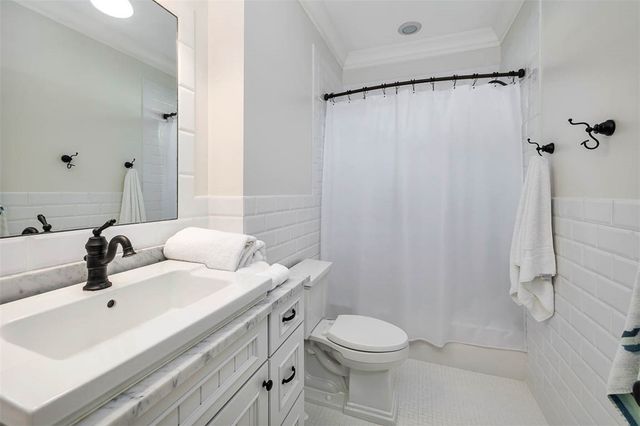 1030 Village Oaks Lane, St Simons Island, GA 31522