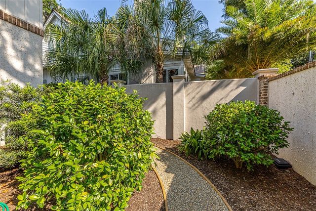 1030 Village Oaks Lane, St Simons Island, GA 31522