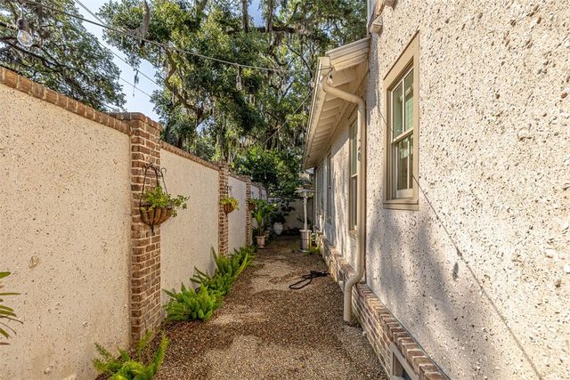 1030 Village Oaks Lane, St Simons Island, GA 31522