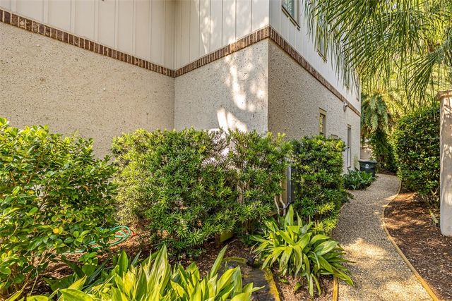 1030 Village Oaks Lane, St Simons Island, GA 31522