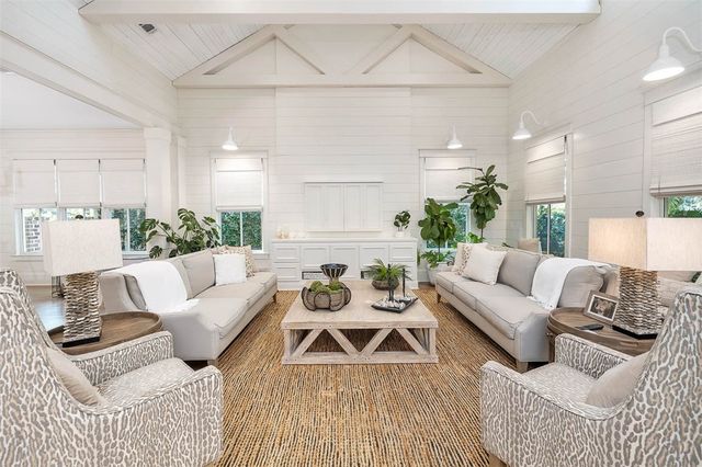 1030 Village Oaks Lane, St Simons Island, GA 31522