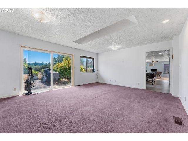38100 Se COUPLAND Rd, Estacada, OR 97023