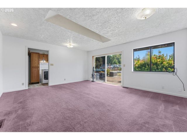 38100 Se COUPLAND Rd, Estacada, OR 97023
