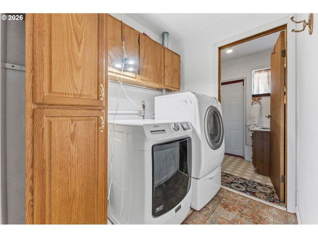 38100 Se COUPLAND Rd, Estacada, OR 97023