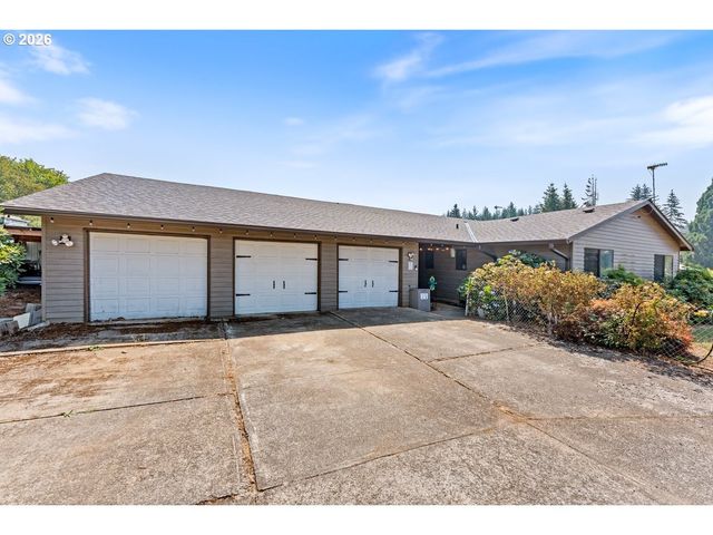 38100 Se COUPLAND Rd, Estacada, OR 97023